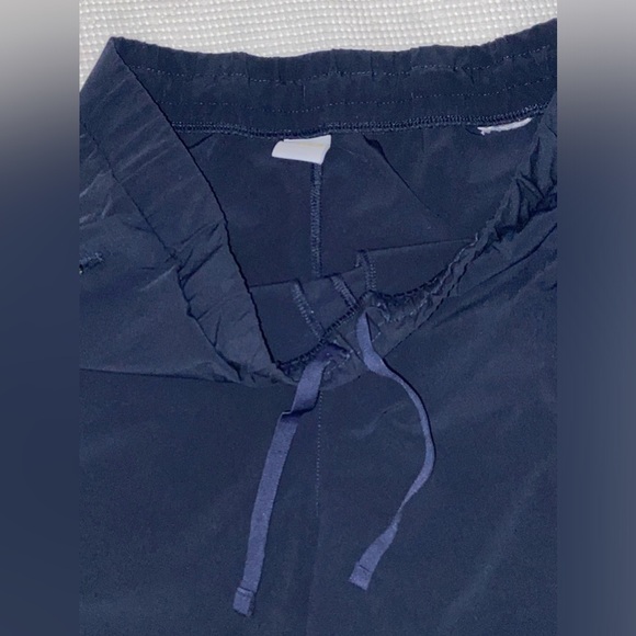 LOLE navy blue activewear joggers with zipped pockets size medium - Picture 4 of 12